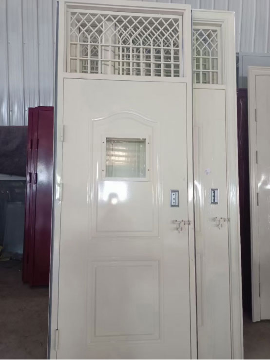 河南学校教室门