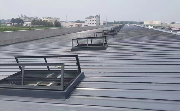 某中学室内体育馆河南排烟窗改造项目