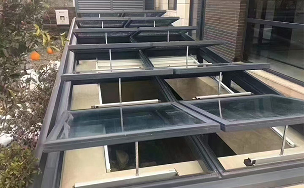 某轨道交通车辆维修车间河南排烟窗应用