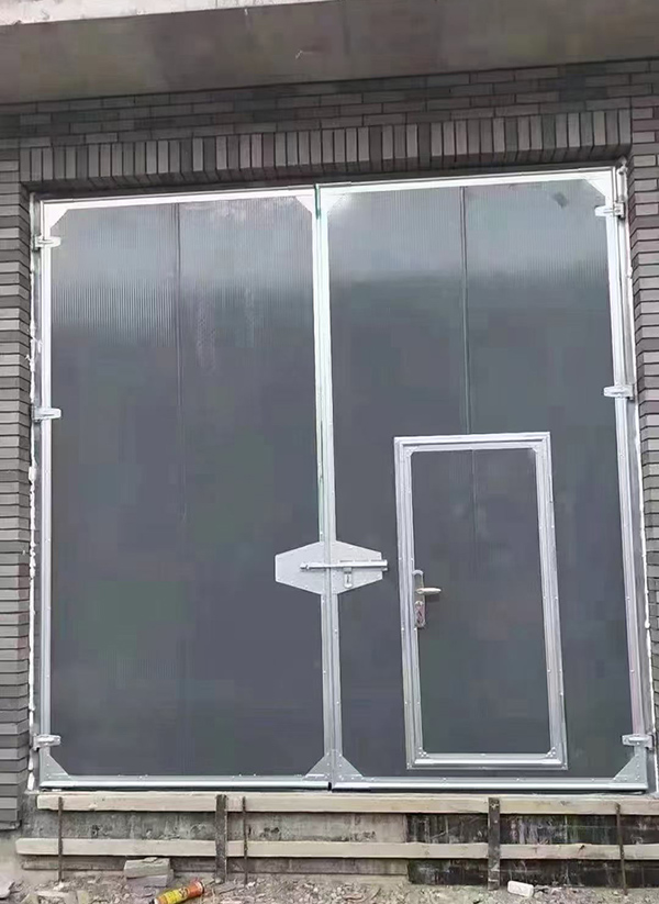 河南工业平开门在大型设备制造车间的应用实例